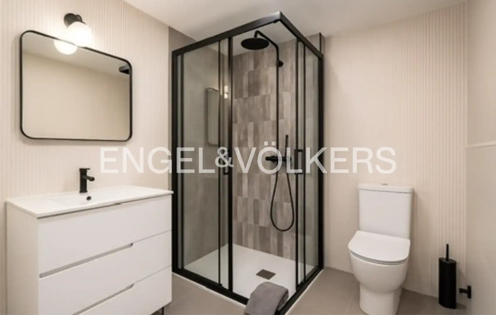 Bathroom of Flat for rent in Madrid  with Air Conditioner, Heating and Terrace