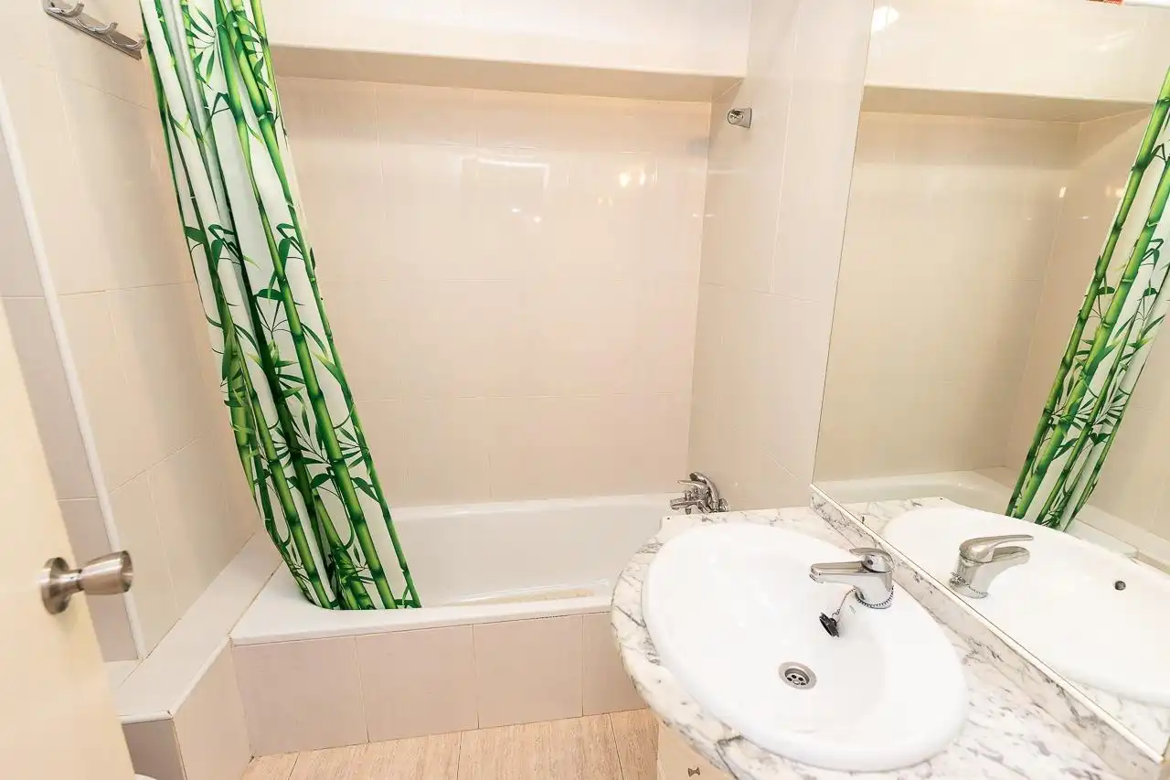 Baño de Piso en venta en Tarragona con Calefacción, Parquet y Terraza