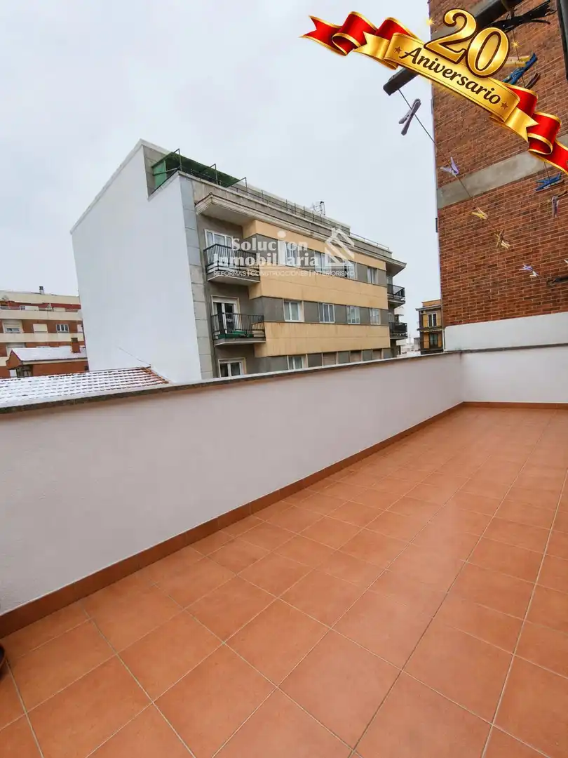 Àtic amb ascensor en venda a San Bernardo - Carmelitas - Campus