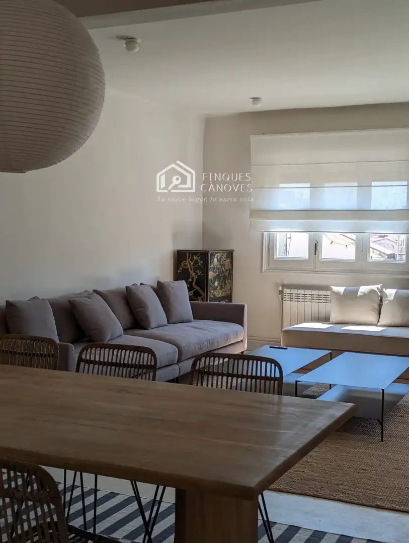 Living room of Flat for sale in Girona  with Air Conditioner, Heating and Terrace