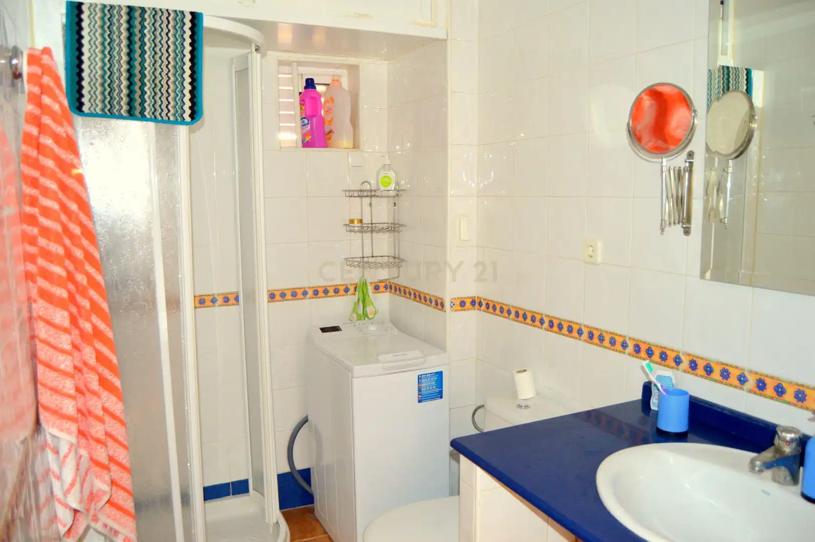Bathroom of Study for rent in Torremolinos  with Air Conditioner, Private garden and Furnished