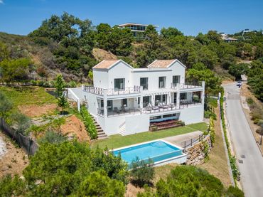 House with pool for sale in Marbella Centro