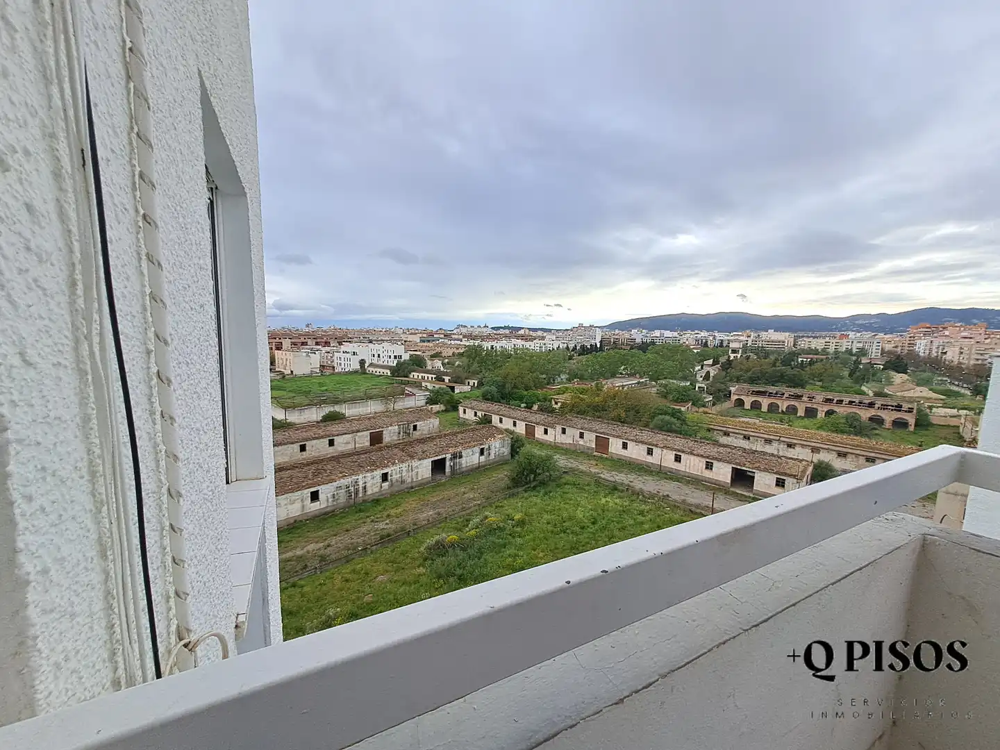 Vista exterior de Pis en venda en  Palma de Mallorca amb Parquet, Balcó i Alarma