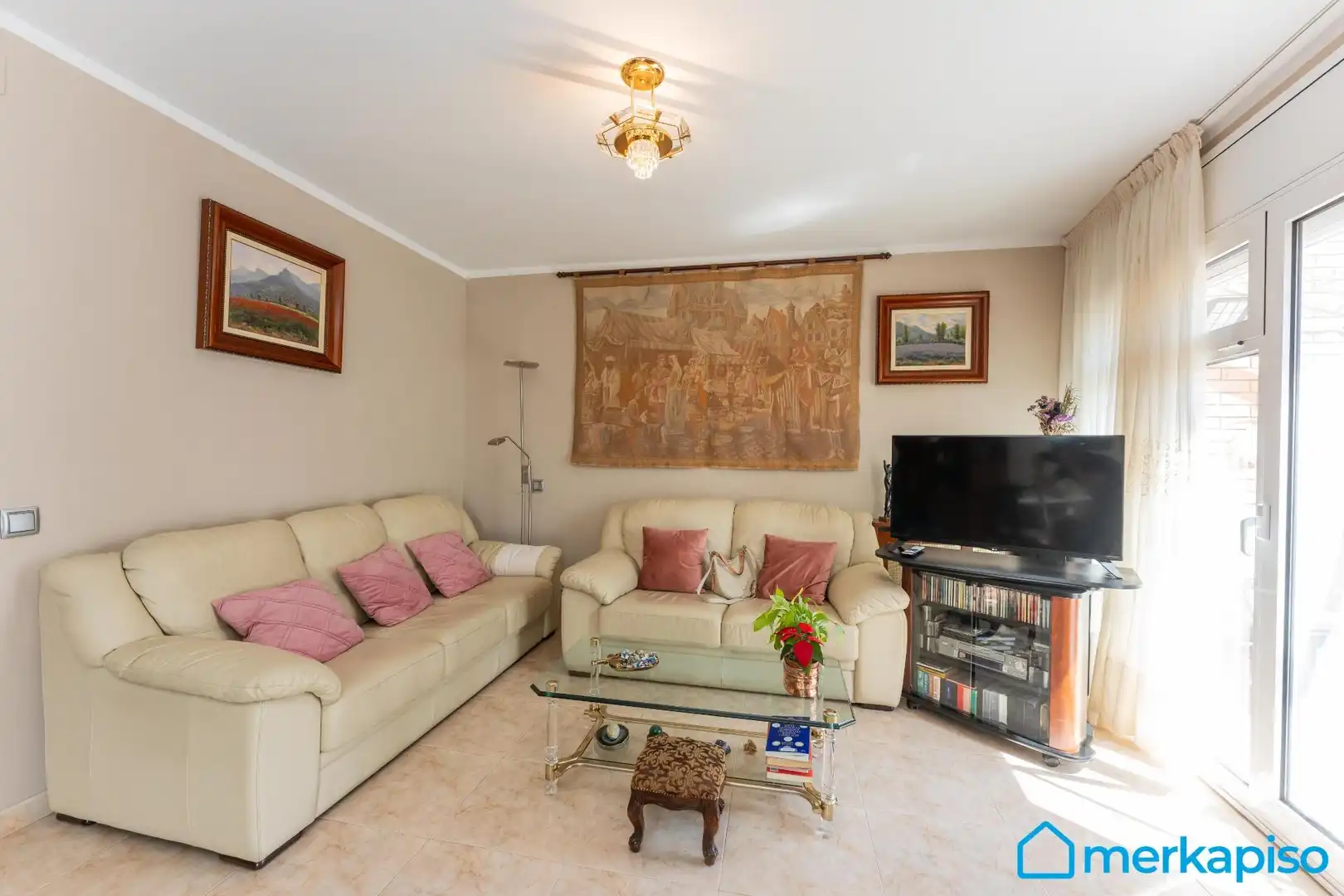 Sala de estar de Casa adosada en venta en Viladecans con Jardín privado, Terraza y Balcón