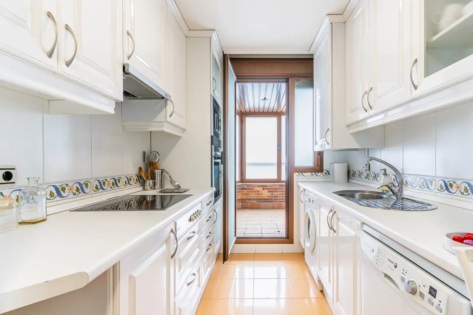 Cocina de Ático en venta en Majadahonda con Aire acondicionado, Calefacción y Jardín privado