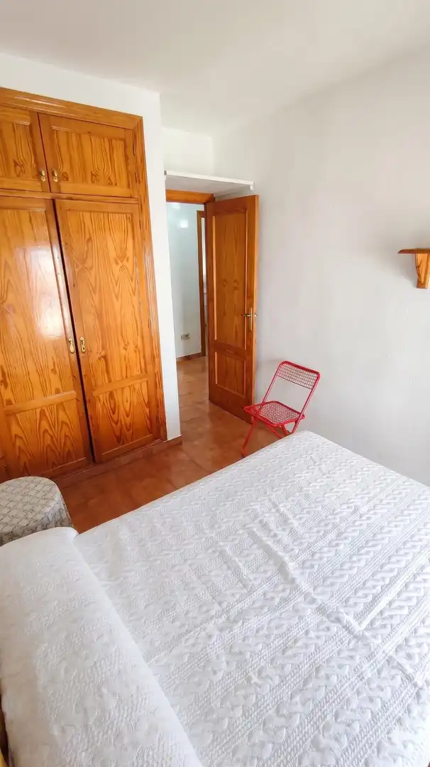 Bedroom of Flat for rent in Granada  with Heating, Furnished and Balcony