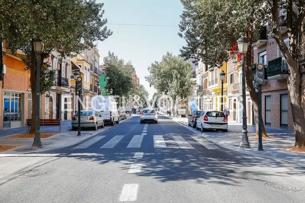Vista exterior de Casa o xalet en venda en Valencia amb Calefacció