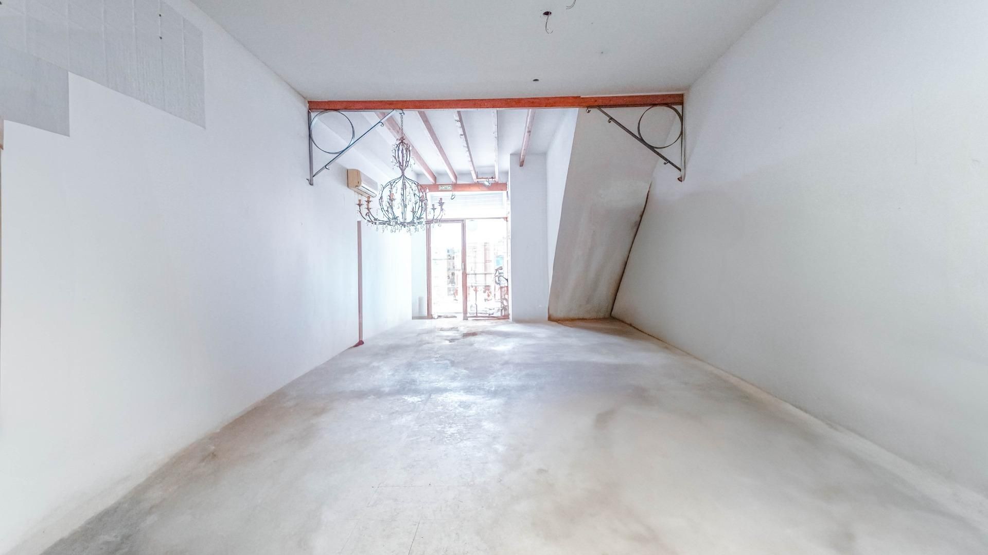 Premises for sale in Inca  with Air Conditioner