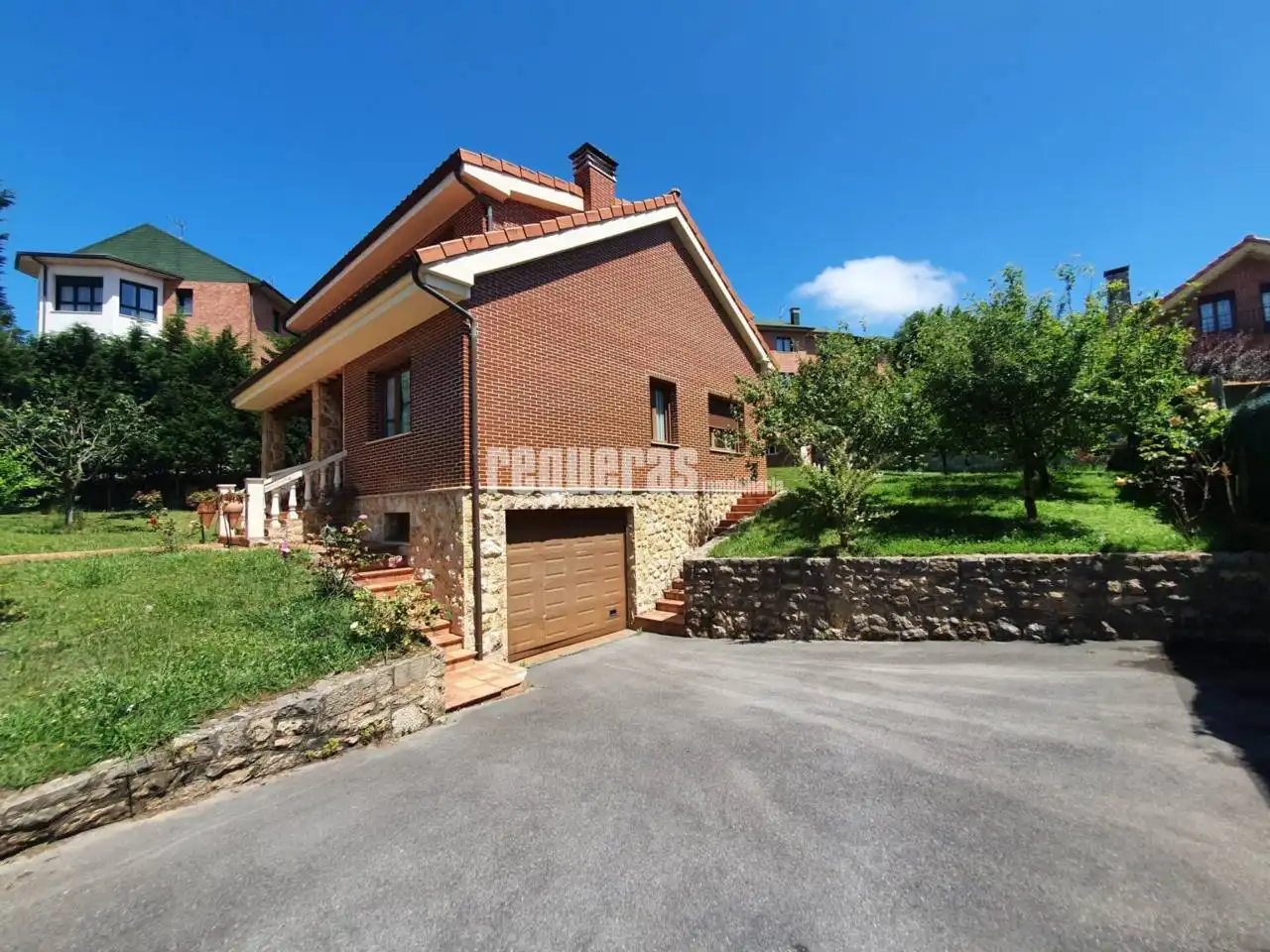 Vista exterior de Casa o chalet en venta en Avilés con Calefacción, Parquet y Terraza