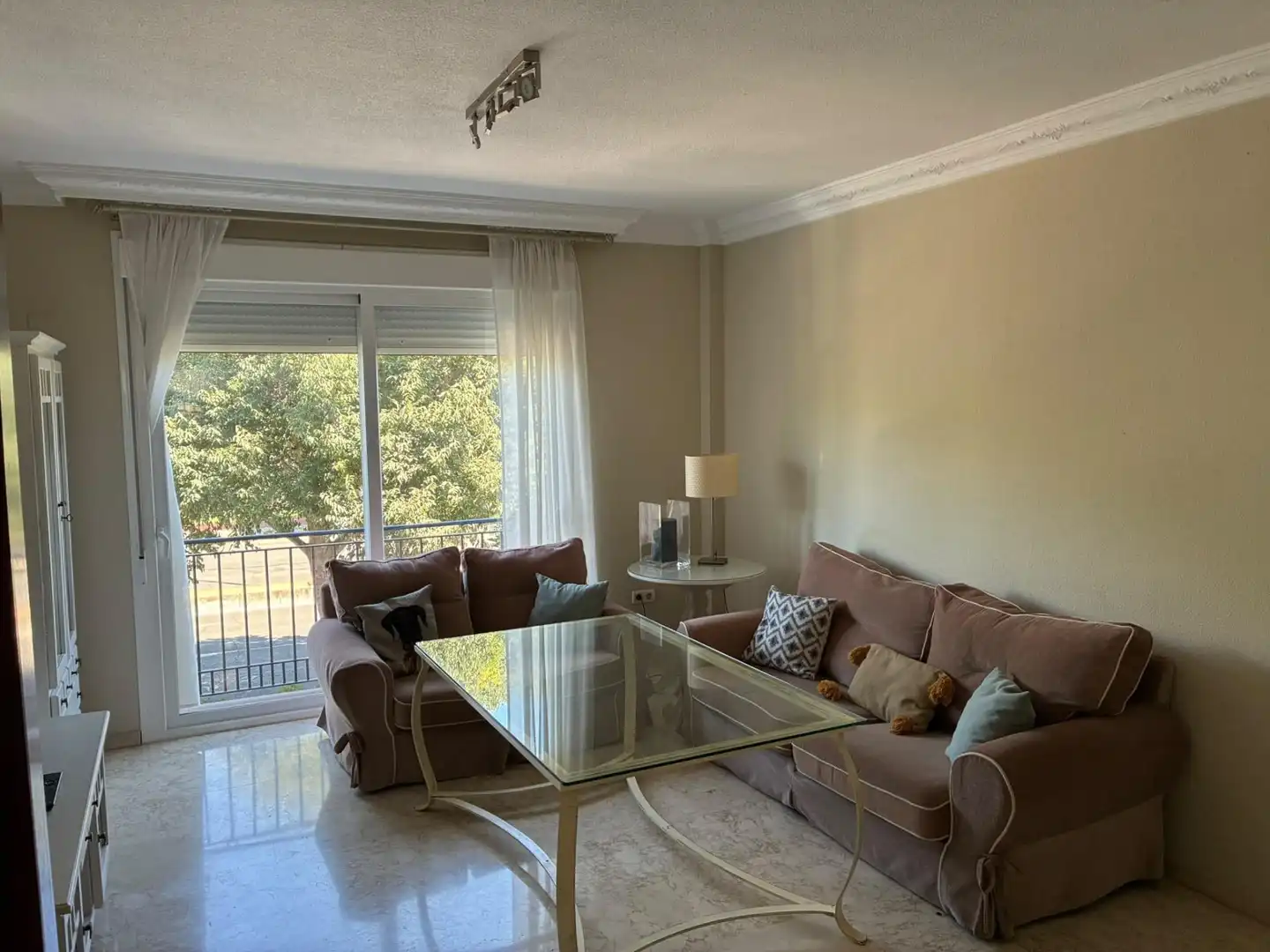 Sala d'estar de Casa o xalet en venda en Córdoba amb Aire condicionat, Calefacció i Traster
