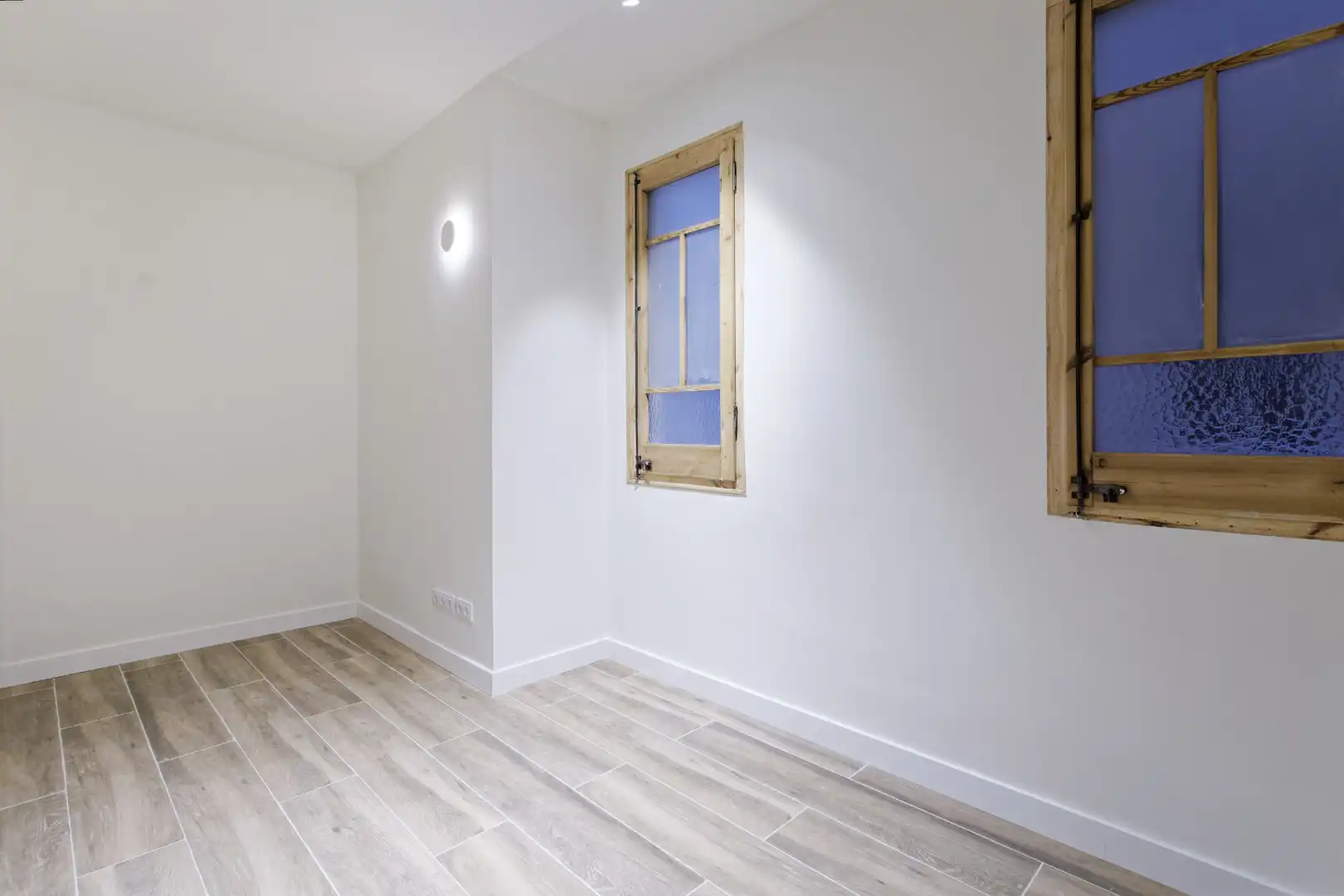 Flat for sale in Barcelona  with Air Conditioner, Heating and Oven