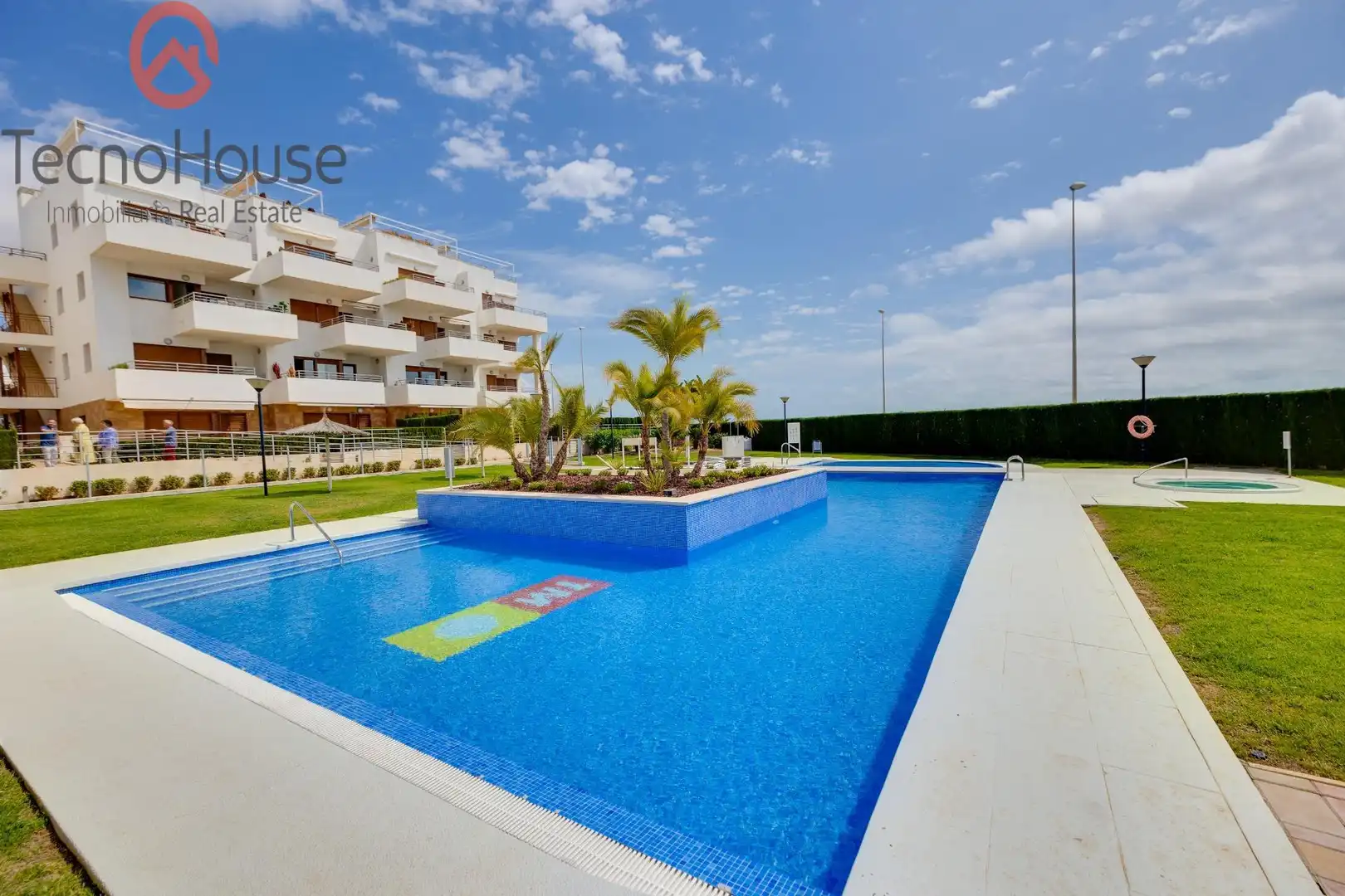 Piscina de Apartament en venda en Orihuela amb Aire condicionat, Calefacció i Jardí privat