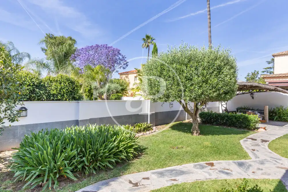 Jardí de Casa o xalet de lloguer en Madrid amb Aire condicionat, Calefacció i Jardí privat