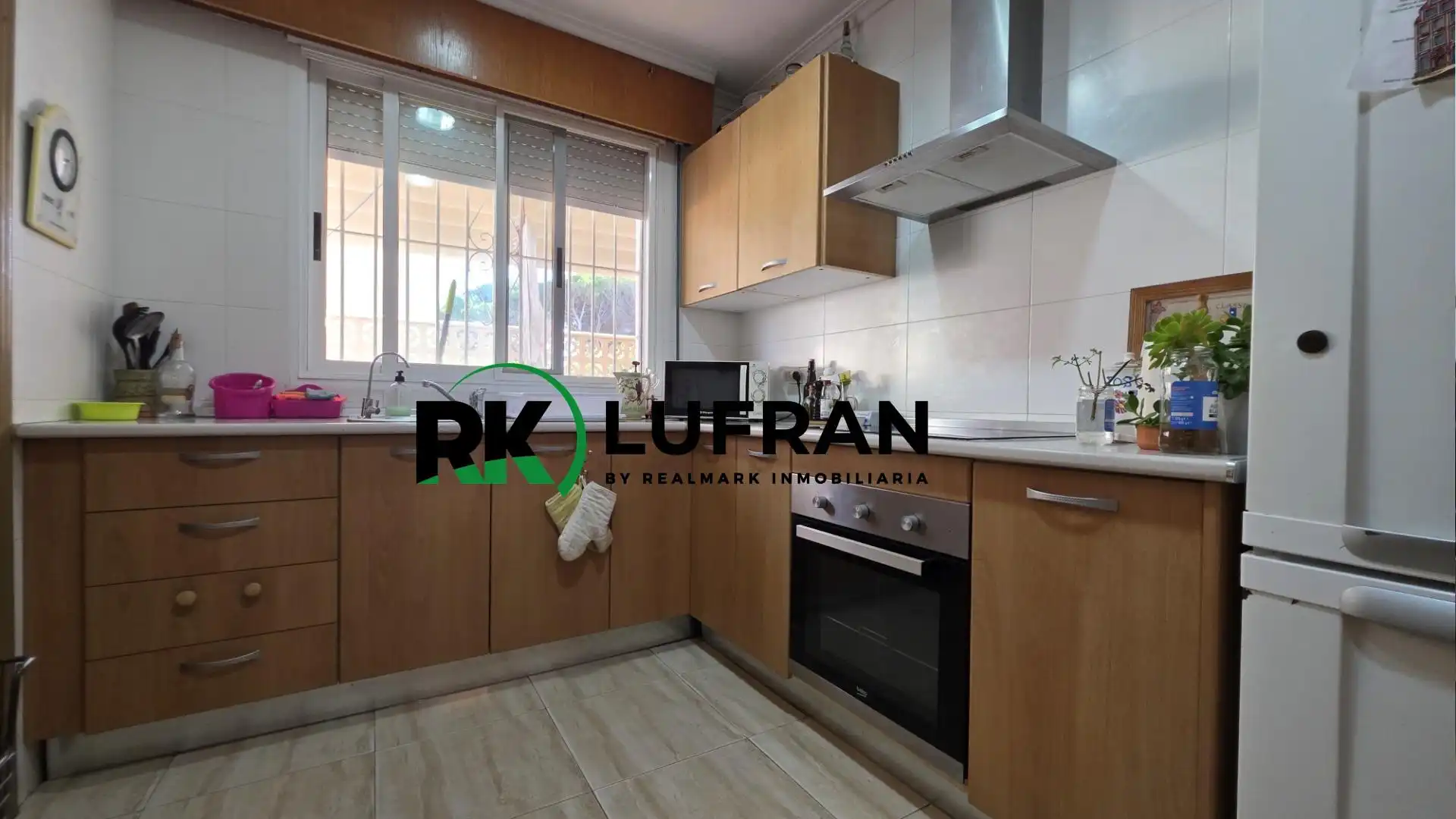 Küche von Wohnung zum Verkauf in El Campello mit Klimaanlage, Privatgarten und Terrasse