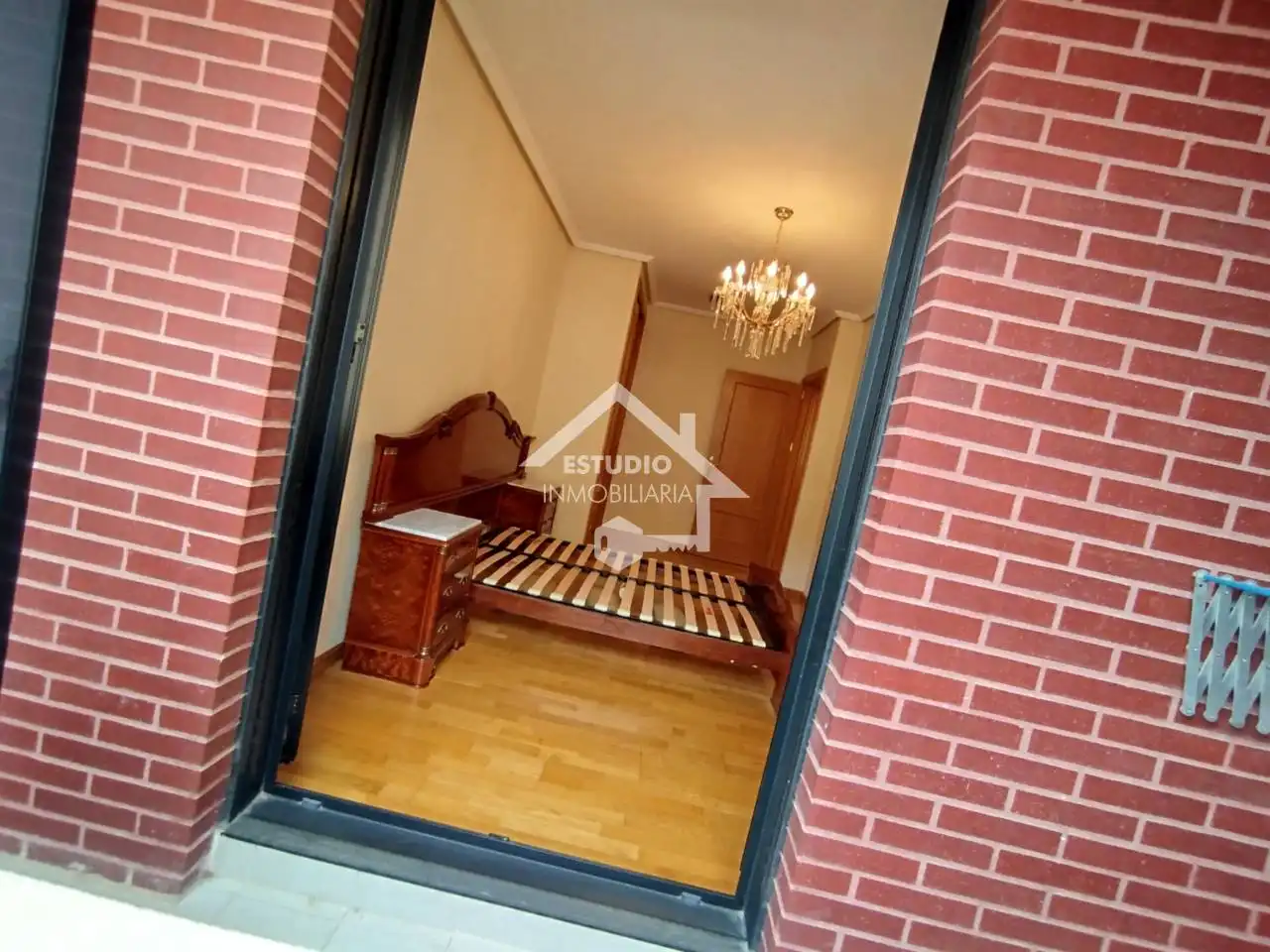 Wohnung zum Verkauf in Oyón-Oion mit Heizung, Abstellraum und Balkon