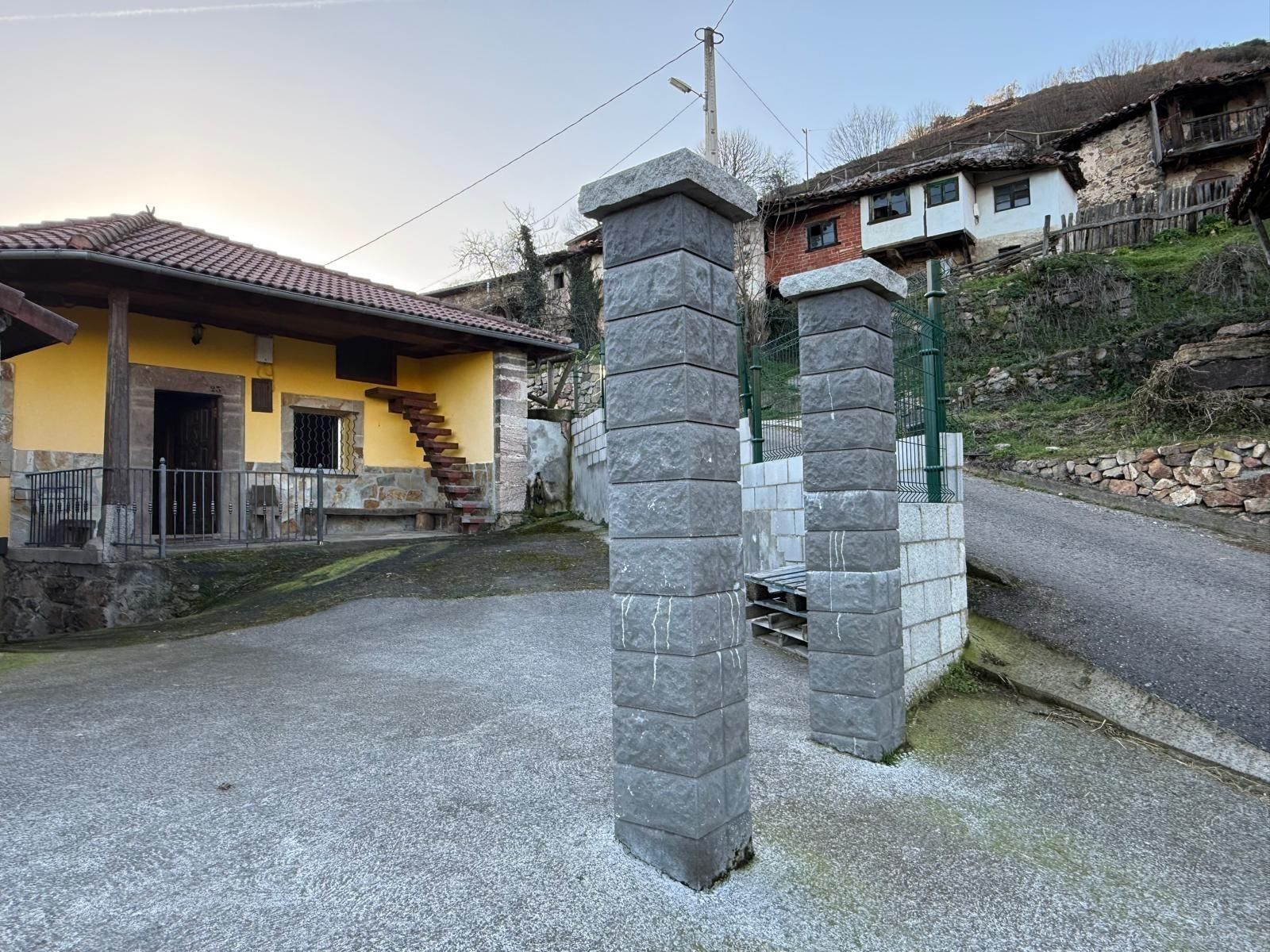 Außenansicht von Country house zum Verkauf in Teverga mit Möbliert