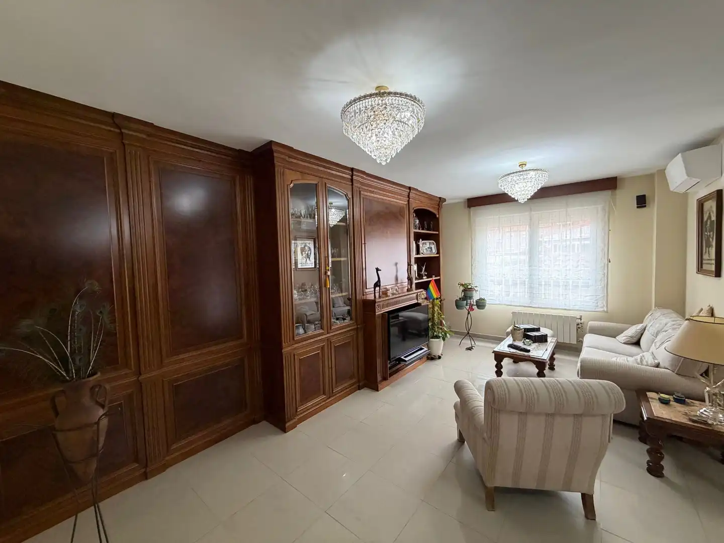 Sala de estar de Casa adosada en venta en Fuenlabrada con Aire acondicionado, Calefacción y Trastero