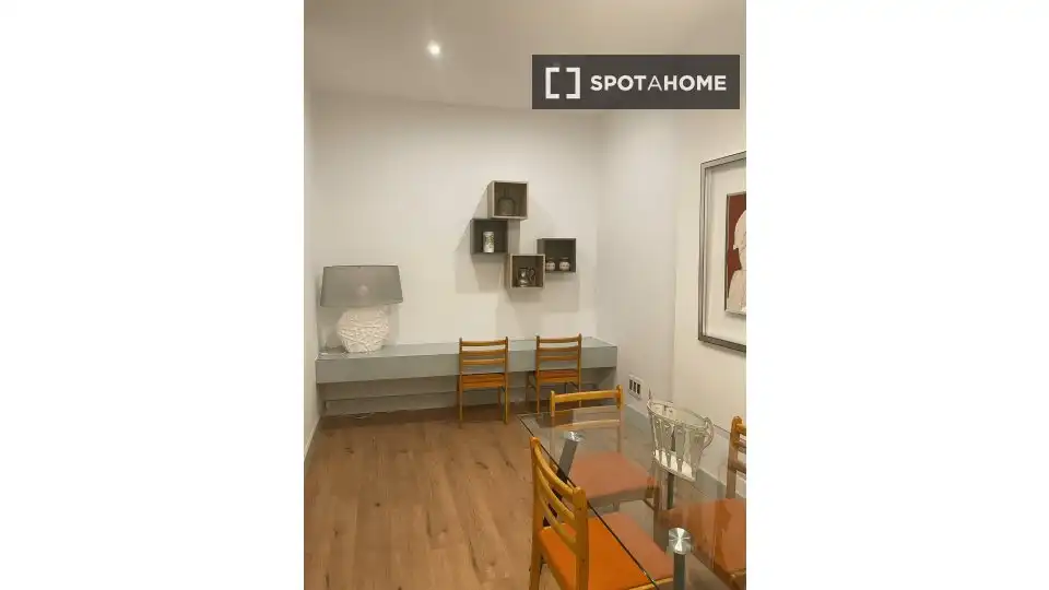 Menjador de Apartament per a compartir en Las Palmas de Gran Canaria amb Aire condicionat, Terrassa i Moblat
