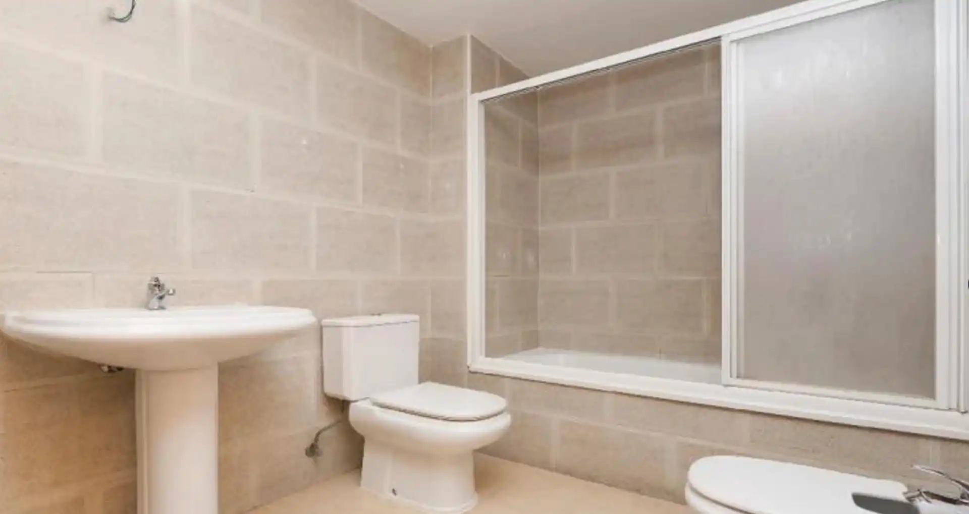 Badezimmer von Wohnungen zum Verkauf in Ripollet mit Balkon