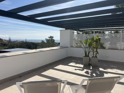 Terrassa de Casa adosada en venda en Marbella amb Aire condicionat, Calefacció i Jardí privat