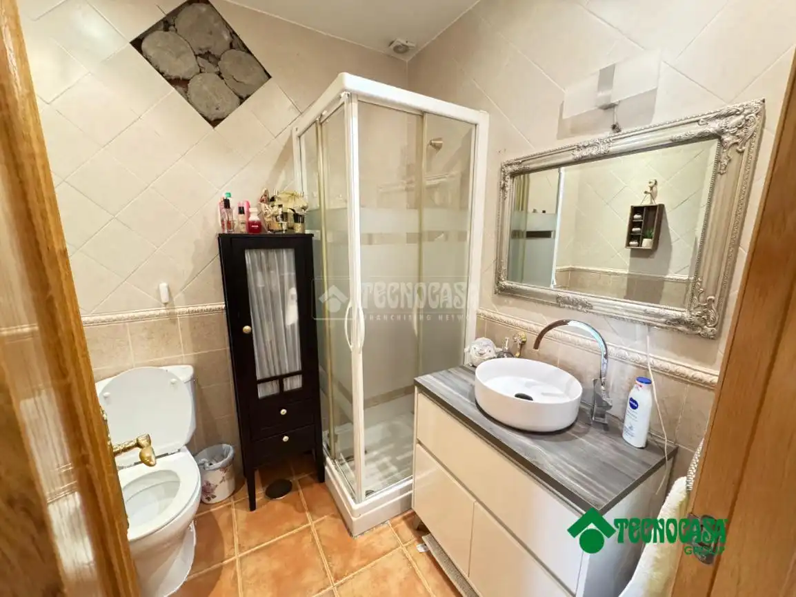 Baño de Casa adosada en venta en Torrijos con Aire acondicionado, Calefacción y Jardín privado
