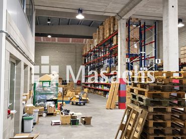 Nave industrial in affitto a Domeny