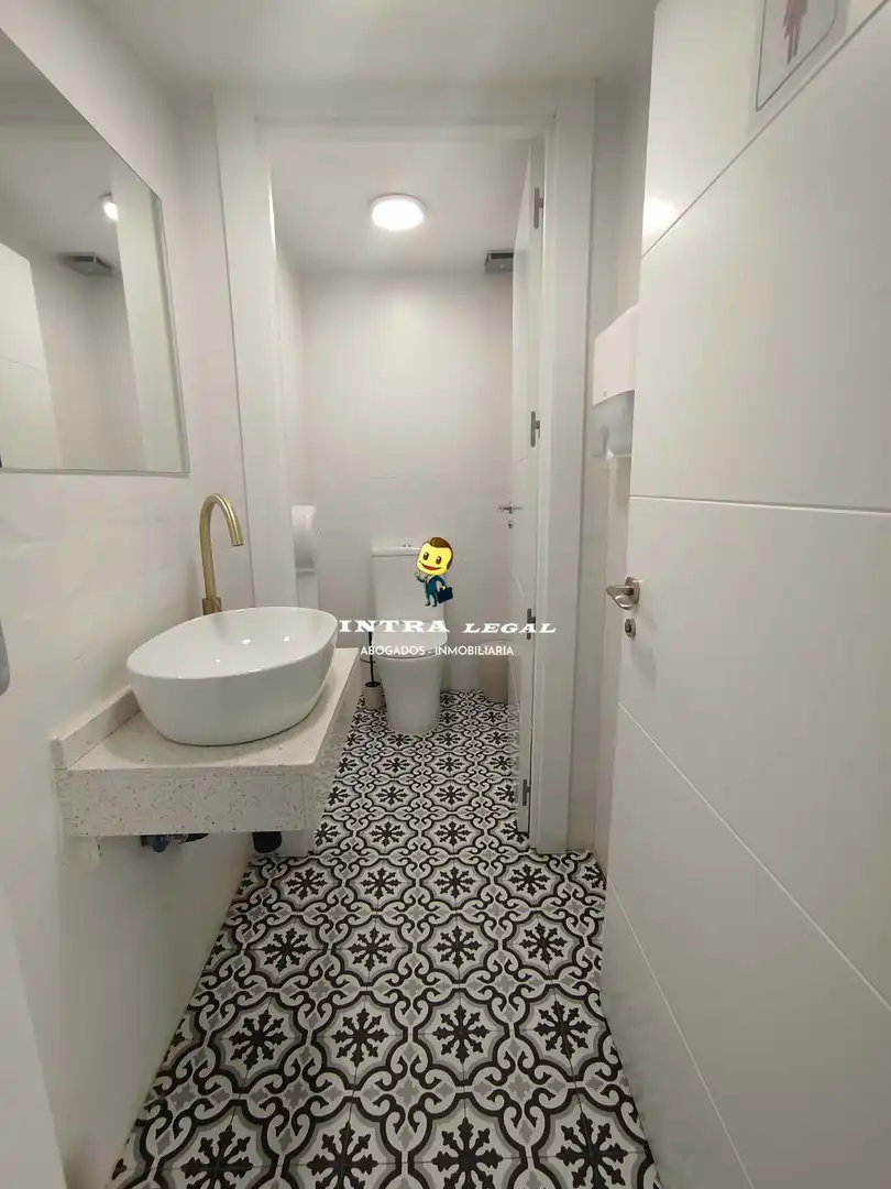 Baño de Local en traspaso en Salamanca con Aire acondicionado, Terraza y Amueblado