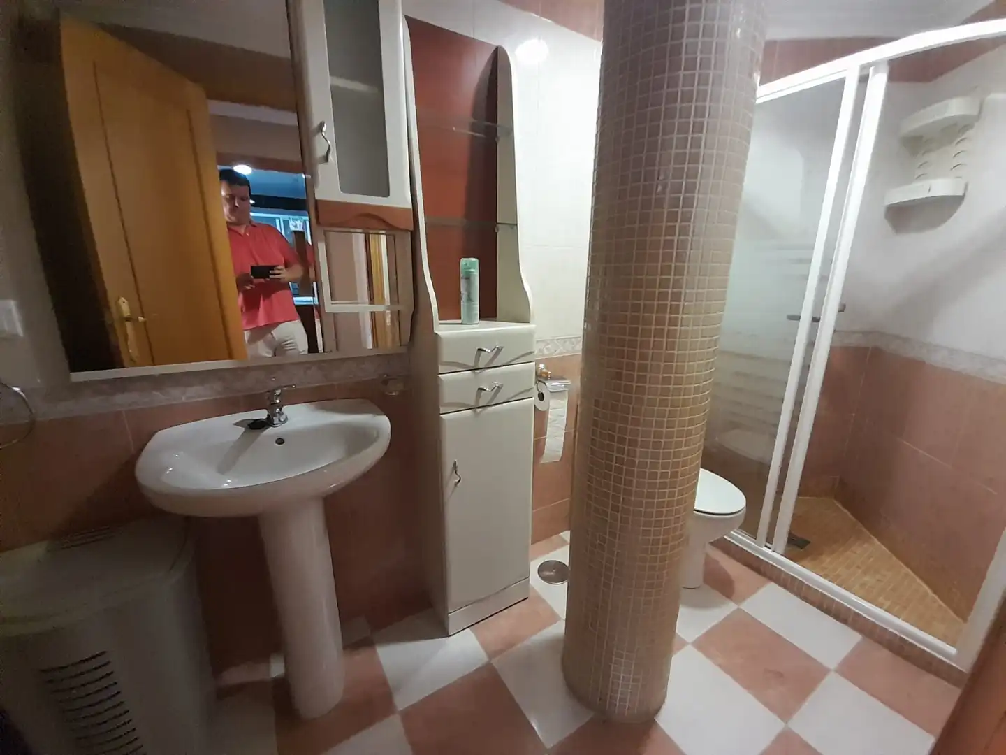 Bathroom of Flat for sale in Puertollano  with Air Conditioner, Heating and Storage room