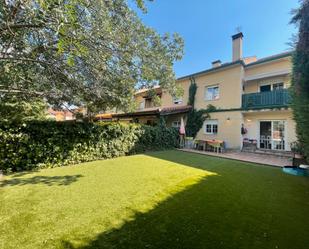 Jardí de Casa adosada en venda en Moralzarzal amb Terrassa