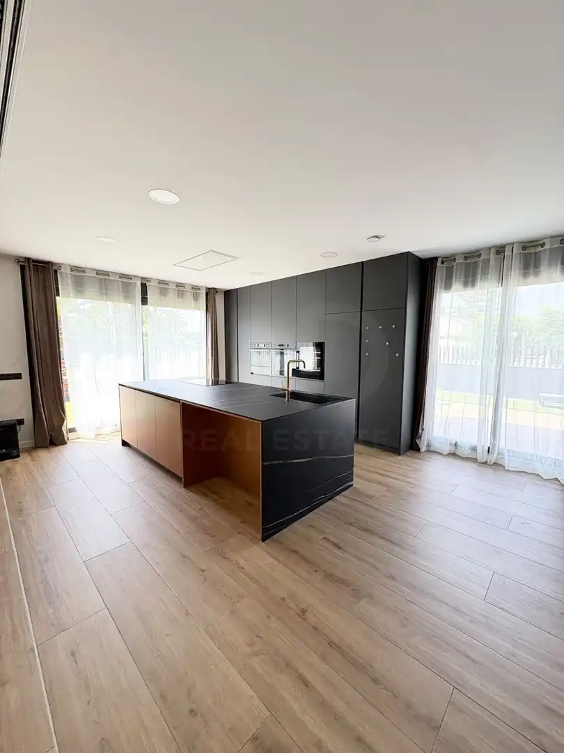 Cocina de Casa o chalet en venta en Cambrils con Aire acondicionado, Calefacción y Piscina