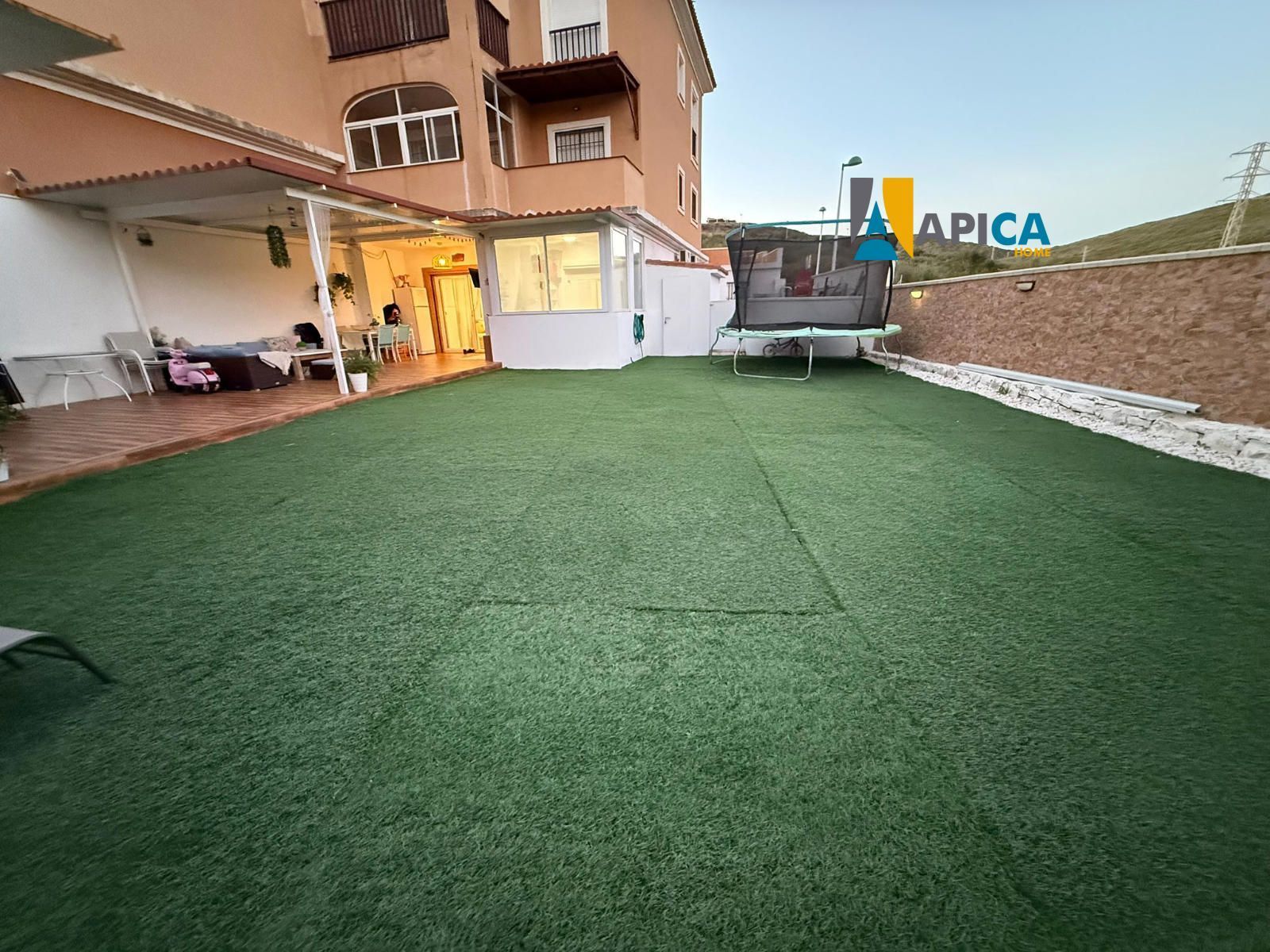 Terrassa de Casa o xalet en venda en La Línea de la Concepción amb Aire condicionat, Traster i Piscina