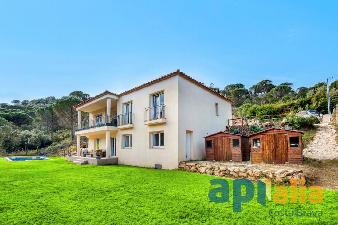 Vista exterior de Casa o xalet en venda en Santa Cristina d'Aro amb Calefacció, Jardí privat i Terrassa