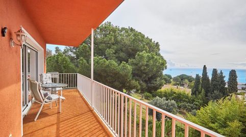 Villa con vistas al mar y 3 viviendas independientes en Canet de Mar