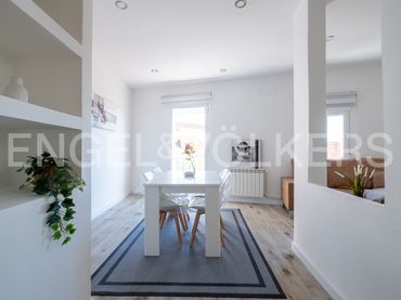 Casa amb balcó en venda a Carrer Raval