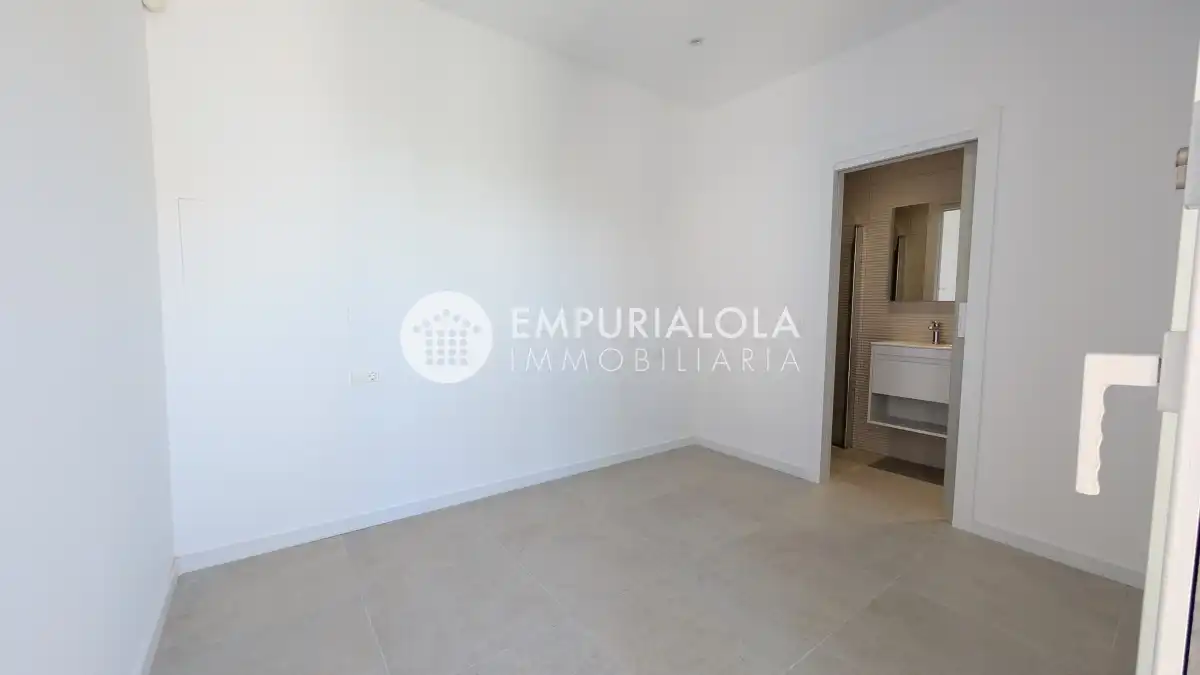 Bedroom of Houses for sale in Roses  with Air Conditioner and Private garden