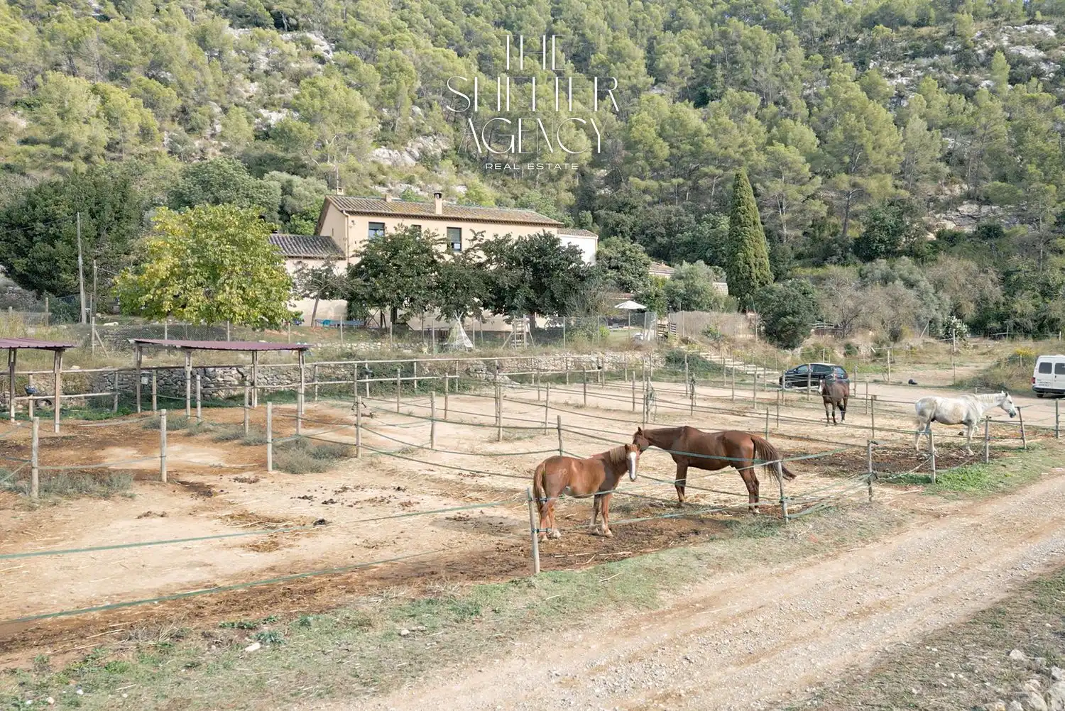 Vista exterior de Finca rústica en venta en Sant Pere de Ribes con Aire acondicionado, Jardín privado y Piscina comunitaria