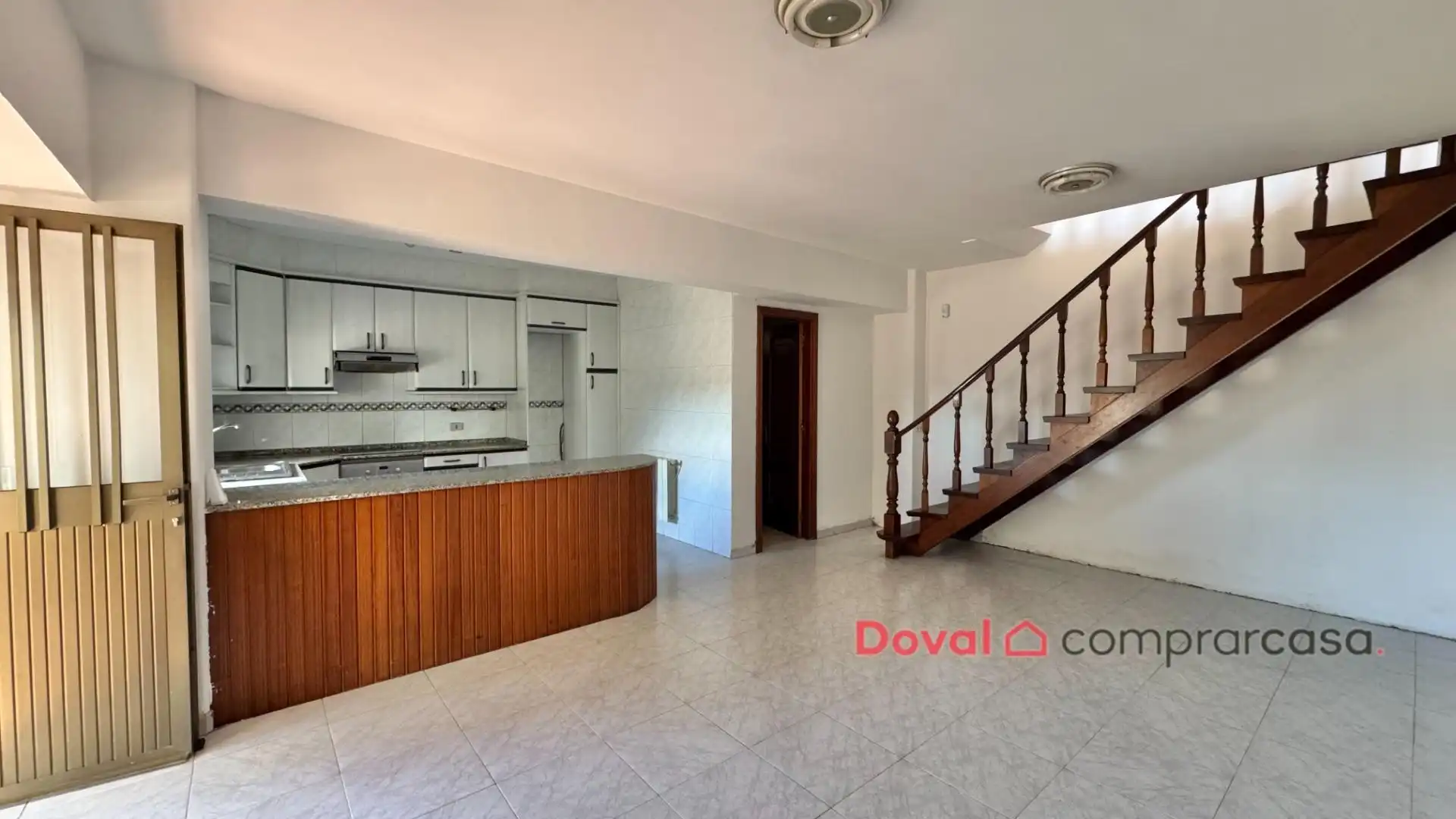 Houses for sale in Vigo   with Heating, Private garden and Parquet flooring