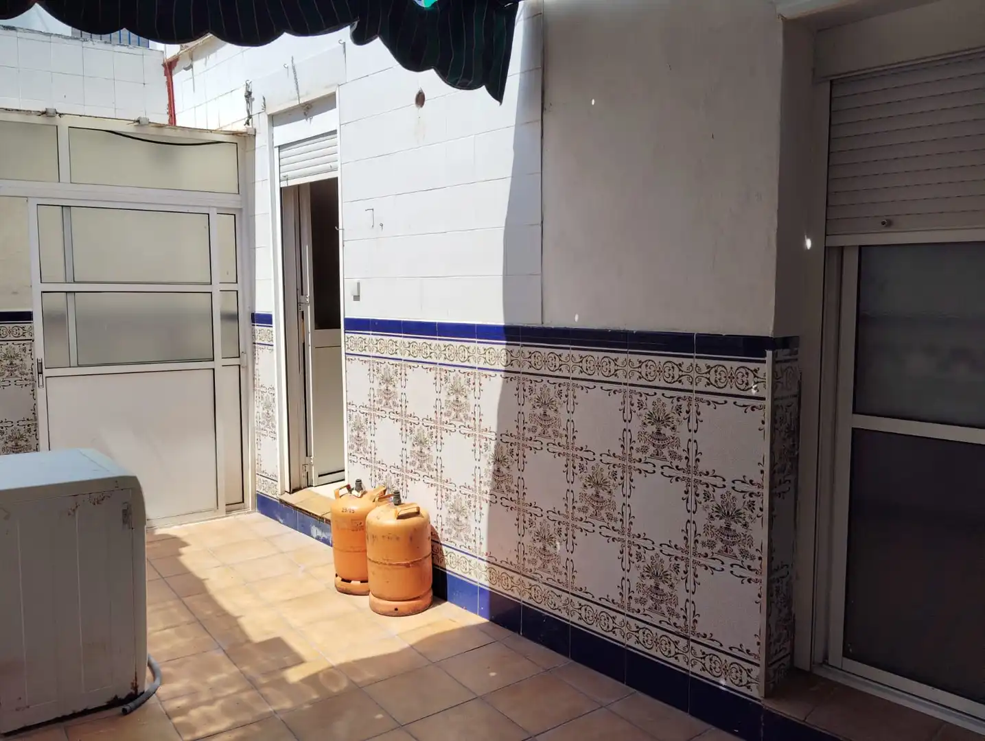 Terrassa de Casa o xalet en venda en Brenes amb Aire condicionat, Jardí privat i Forn