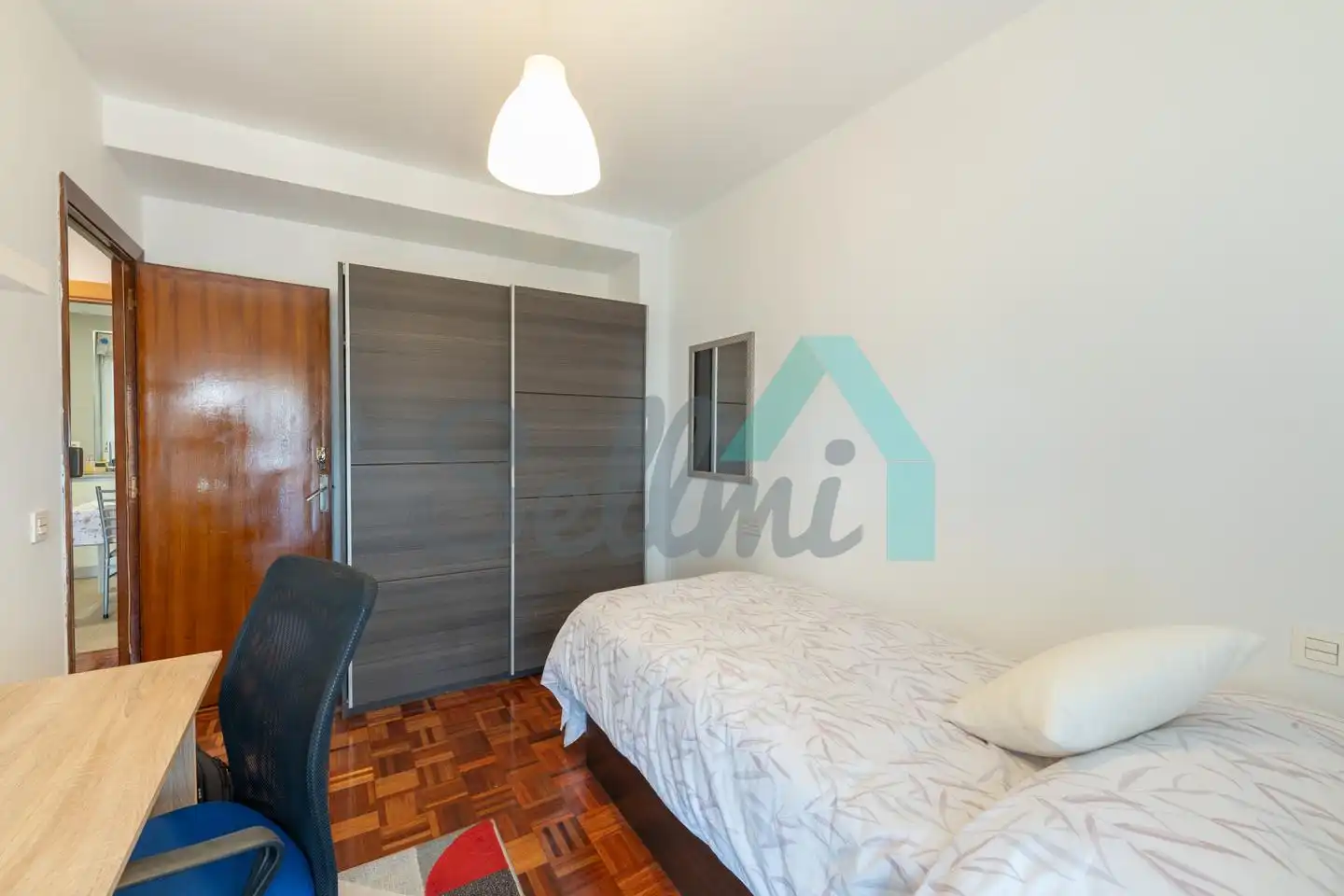Room in Paz, El Cristo