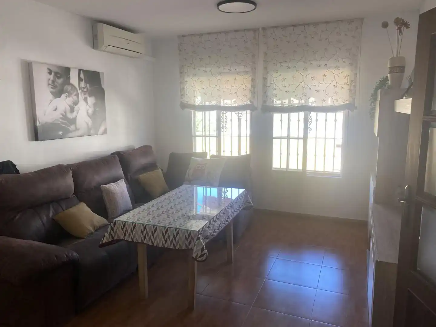 Sala d'estar de Casa adosada en venda en Cájar amb Aire condicionat i Balcó