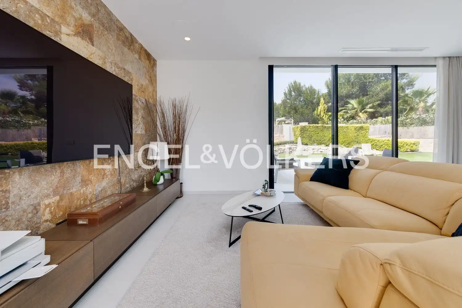 Sala de estar de Finca rústica en venta en Orihuela con Aire acondicionado, Calefacción y Jardín privado