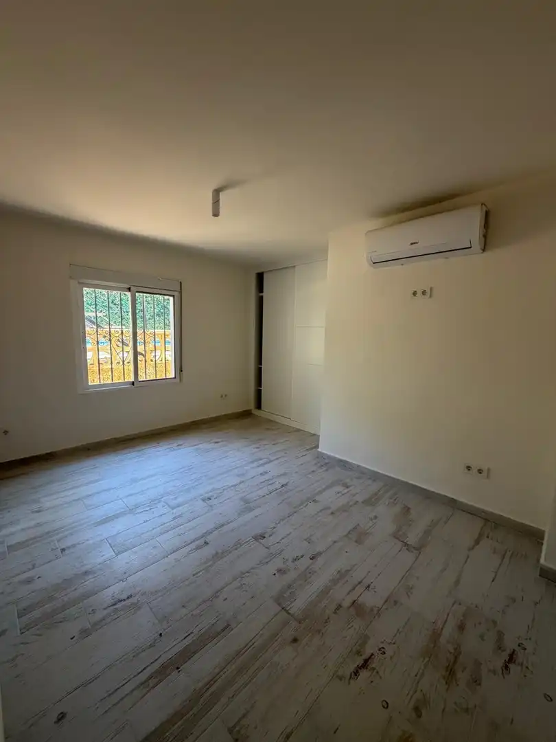 Habitación de Casa o chalet de alquiler en L'Alfàs del Pi con Aire acondicionado, Piscina y Jacuzzi