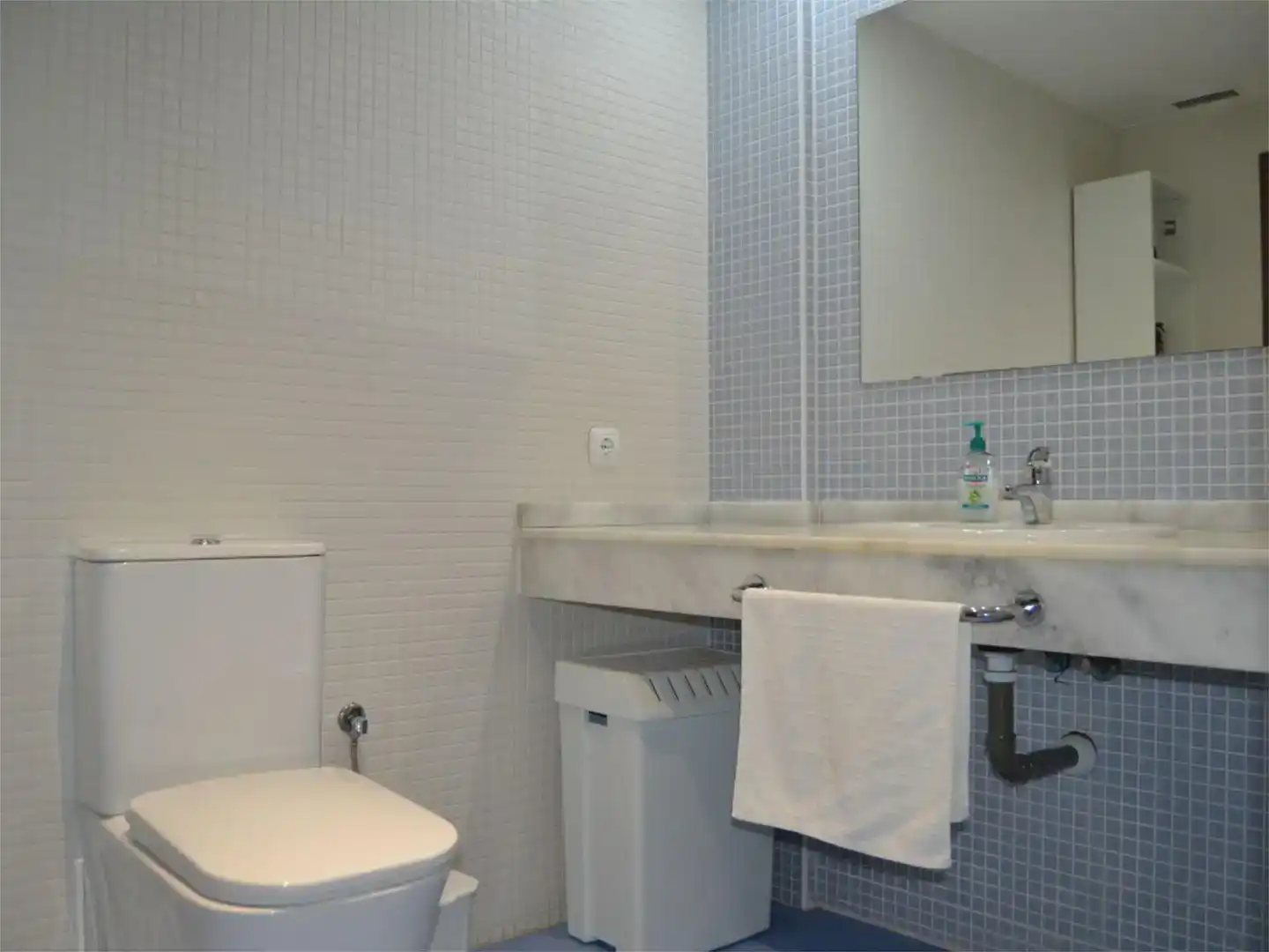 Badezimmer von Wohnung zum Verkauf in Arona mit Schwimmbad