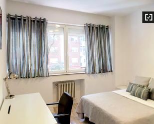 Bedroom of Flat to rent in  Madrid Capital  with Air Conditioner, Heating and Internet