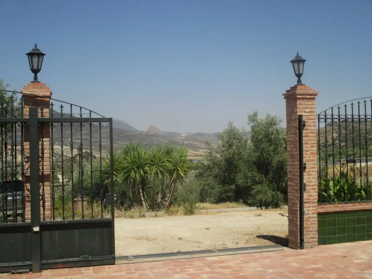 Jardí de Finca rústica en venda en Olvera amb Aire condicionat, Calefacció i Terrassa
