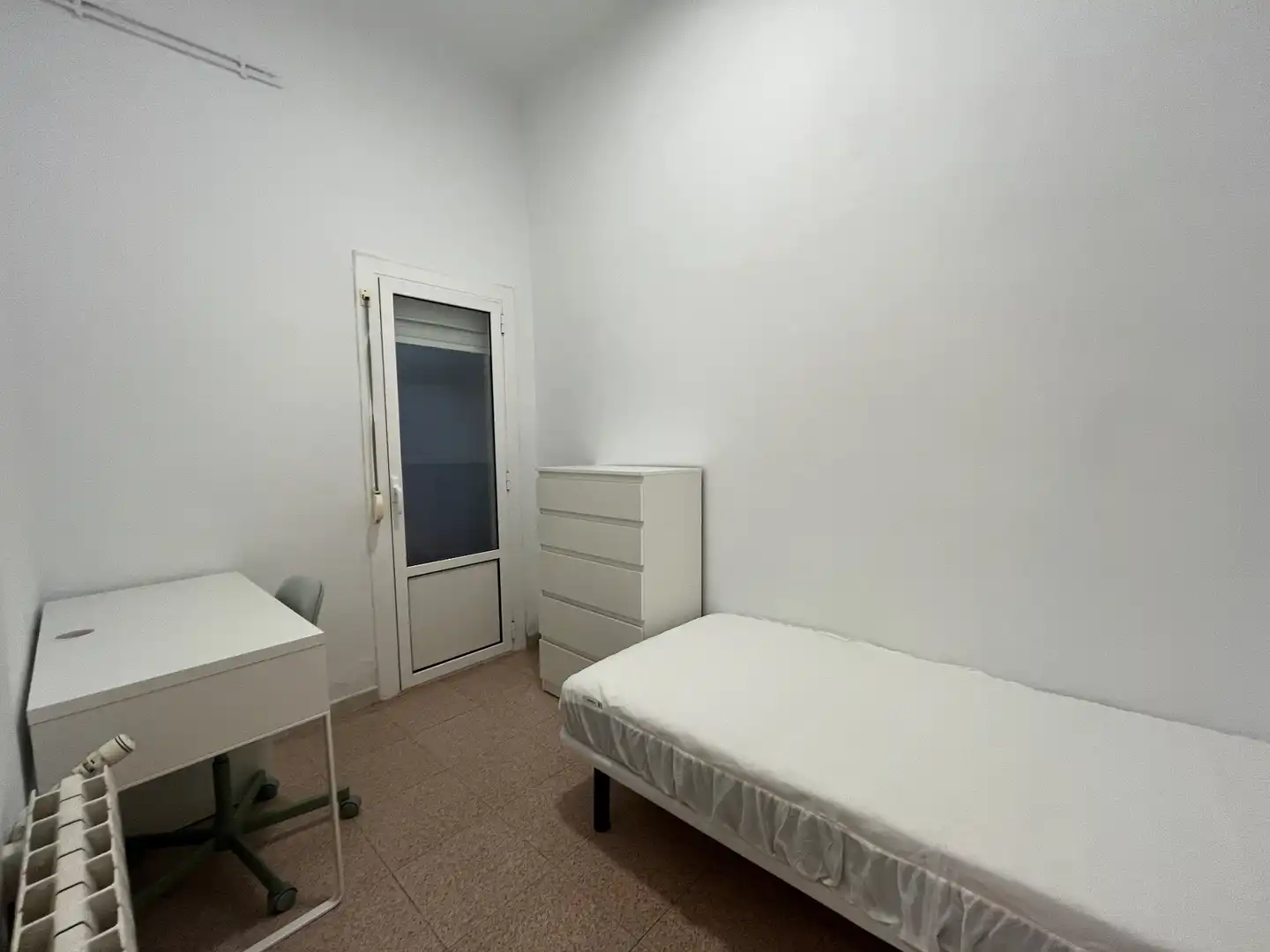Habitación de Planta baja de alquiler en Cerdanyola del Vallès con Calefacción, Terraza y Trastero