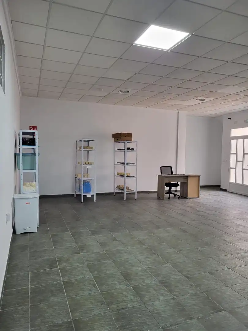 Local en venta en San Miguel de Salinas con Aire acondicionado