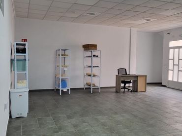 Local comercial en venda a Calle Calle Alberto Barberá