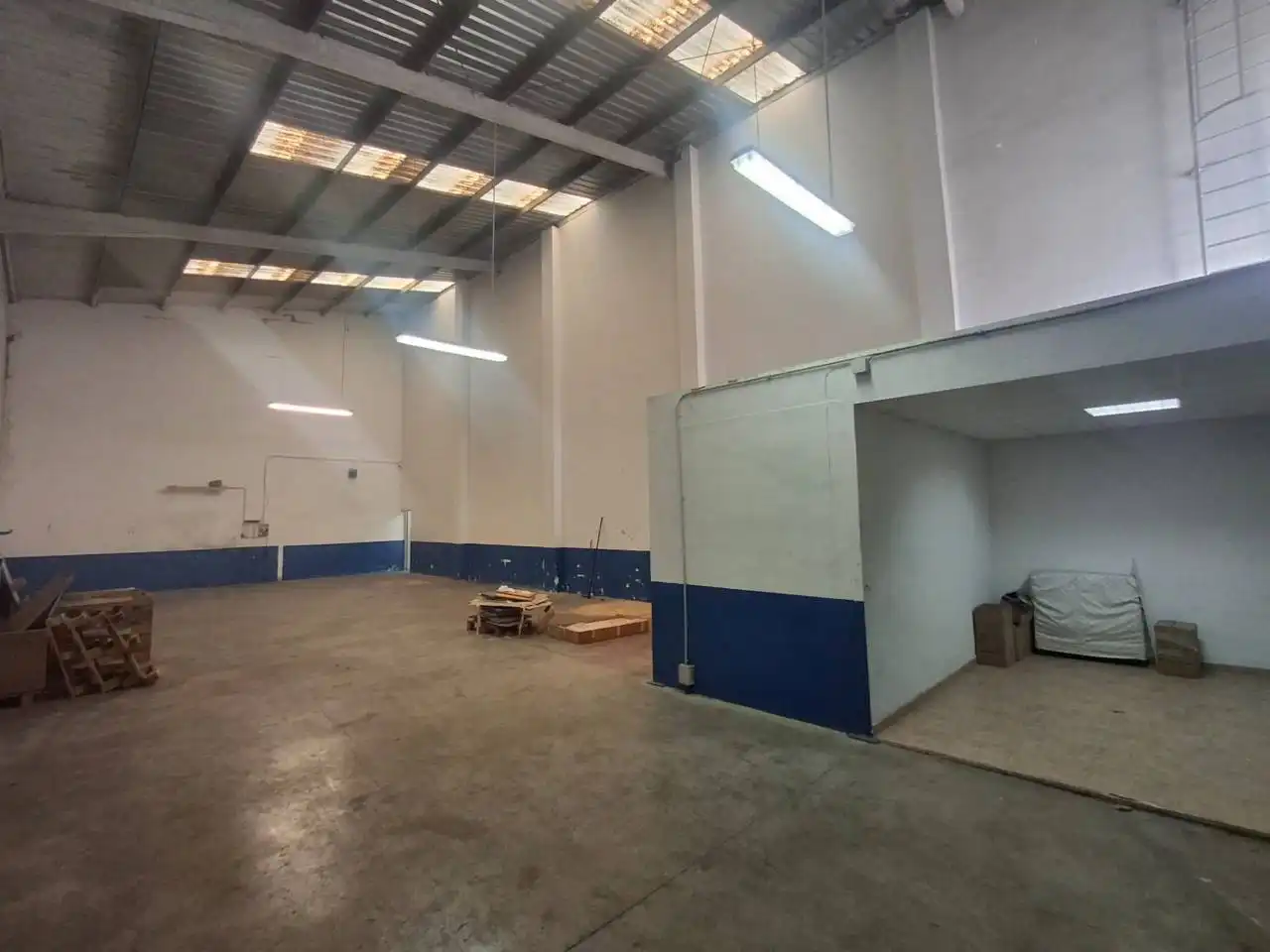 Nau industrial en venda en Aldaia amb Alarma