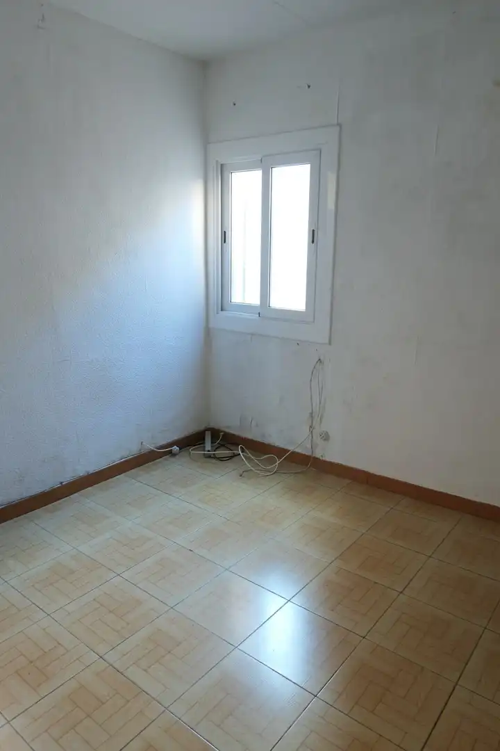 Dormitori de Casa o xalet en venda en Barcelona amb Terrassa i Traster